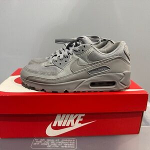 Nike Kids Airmax 90 Sneakers in Gray